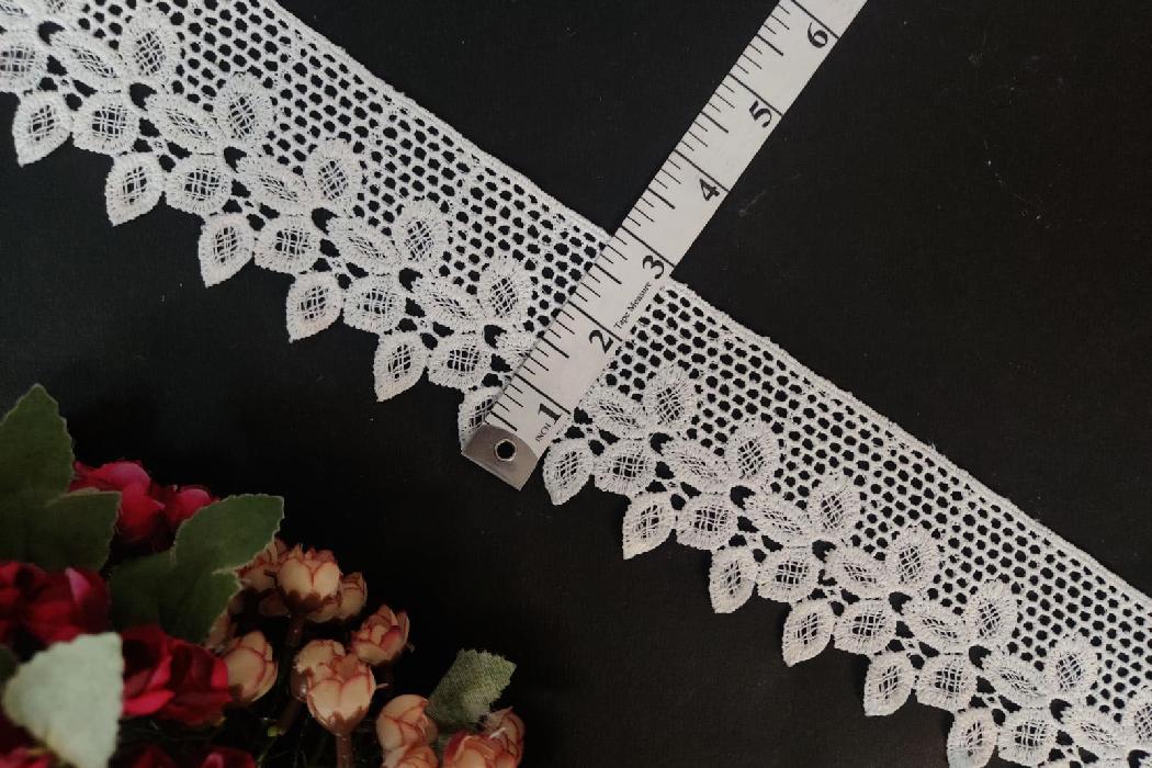 SCHIFFLI LACE