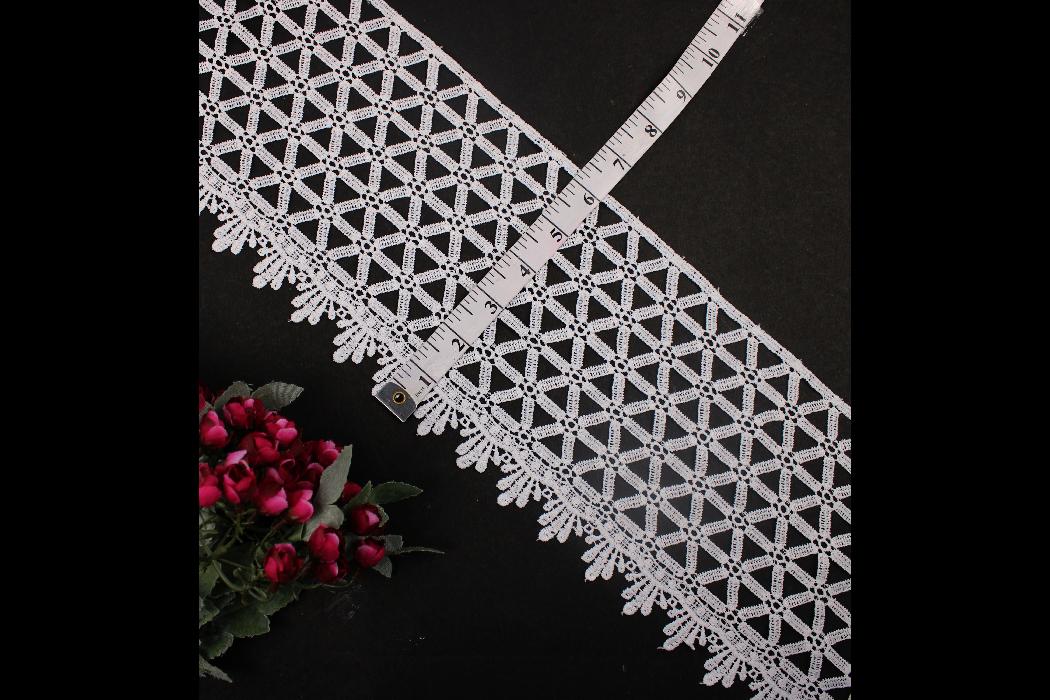 SCHIFFLI LACE